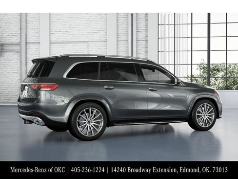 New 2026 Mercedes-Benz GLS 580 4MATIC image 19