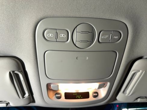 Used 2012 Kia Sedona EX FWD image 40