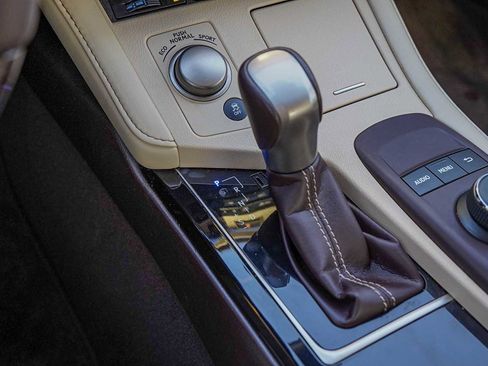 Used 2018 Lexus ES 350 image 21