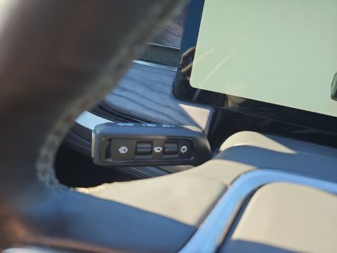 Used 2022 Rivian R1T Launch Edition image 31