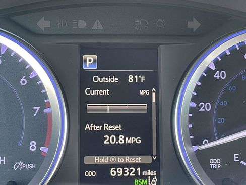Used 2018 Toyota Highlander XLE AWD/4WD image 24