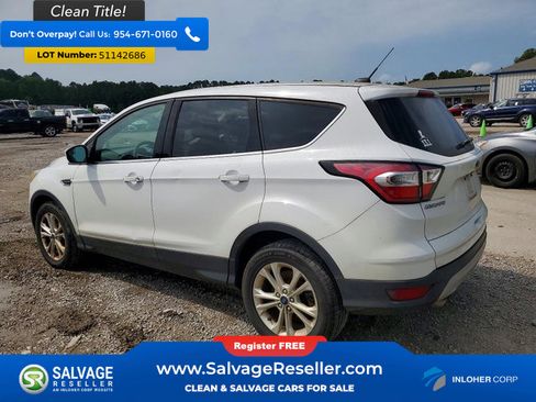 Used 2017 Ford Escape SE FWD image 3