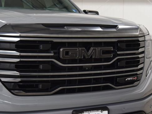 Used 2024 GMC Sierra 1500 AT4 w/ Technology Package AWD/4WD image 9