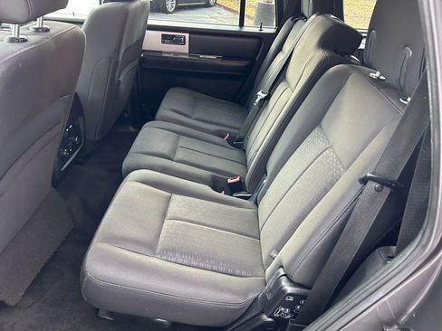 Used 2017 Ford Expedition XLT image 28