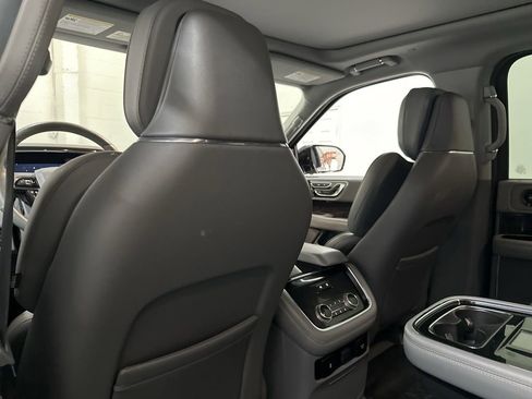 Used 2019 Lincoln Navigator Reserve AWD/4WD image 50