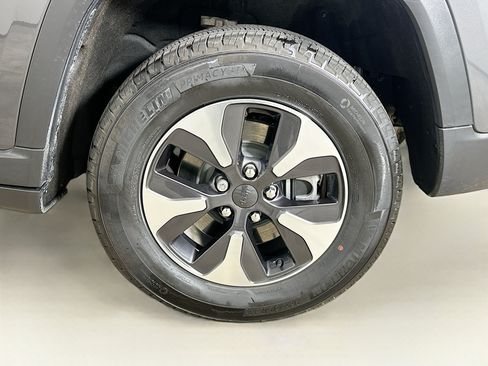Used 2023 Jeep Grand Cherokee 4WD 4xe image 11