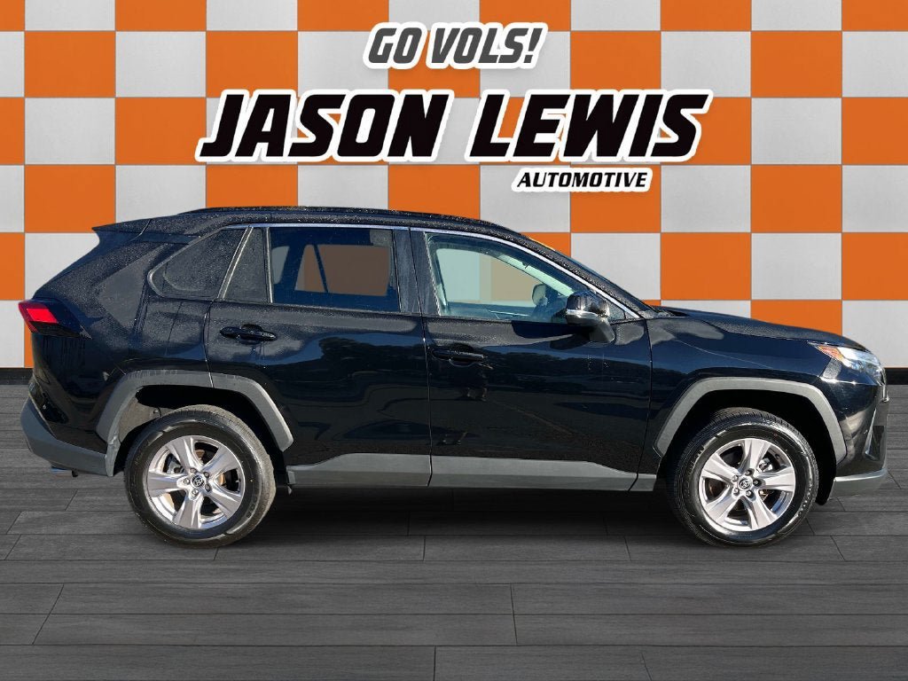 Used 2025 Toyota RAV4 XLE FWD image 2