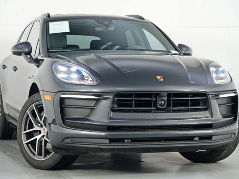 Used 2023 Porsche Macan image 4