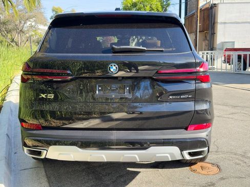 New 2026 BMW X5 xDrive50e w/ Premium Package image 5
