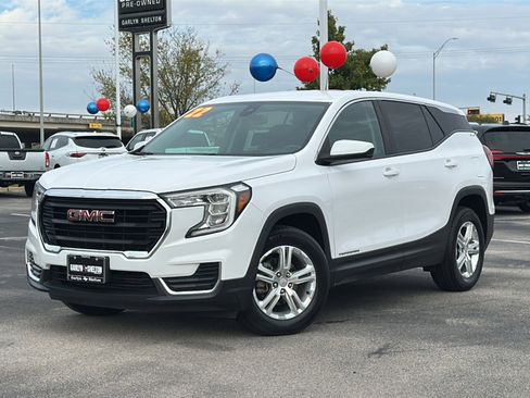 Used 2022 GMC Terrain SLE image 2