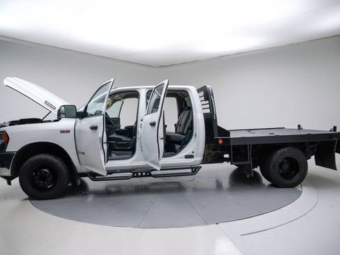 Used 2020 RAM 3500 Tradesman w/ Chrome Appearance Group AWD/4WD image 18