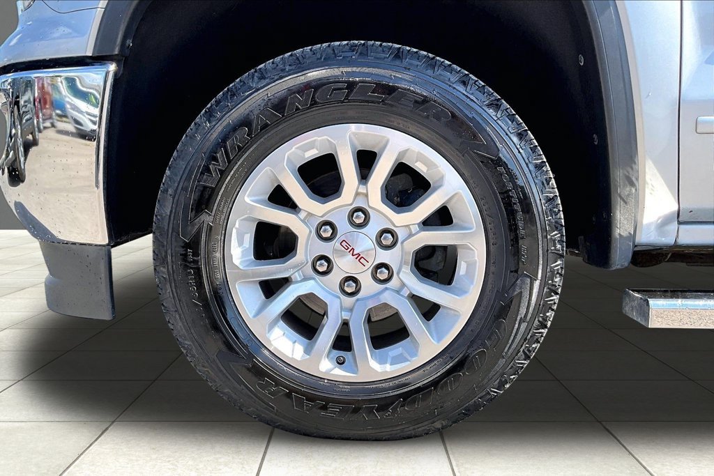 Used 2017 GMC Sierra 1500 SLE w/ SLE Value Package AWD/4WD image 9