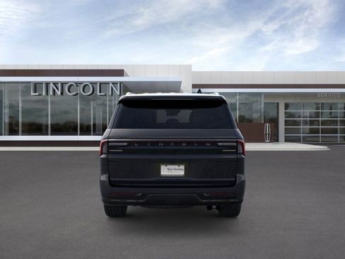 New 2025 Lincoln Navigator Reserve image 5