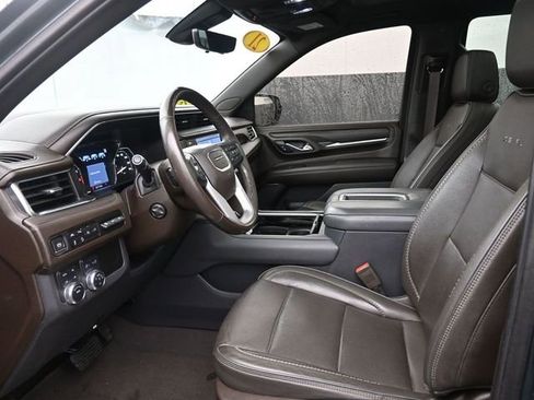 Used 2021 GMC Yukon Denali w/ Denali Premium Package image 17