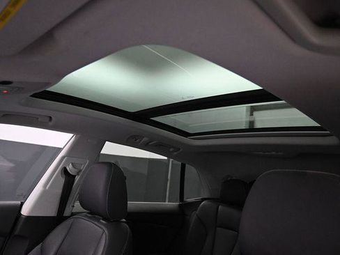 Used 2019 Audi Q8 Premium image 27