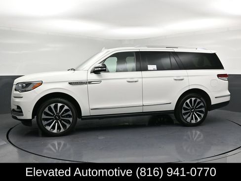 Used 2022 Lincoln Navigator Reserve AWD/4WD image 2