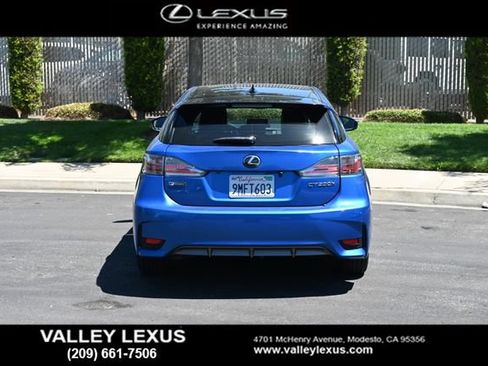 Used 2017 Lexus CT 200h w/ Navigation System Package FWD image 5