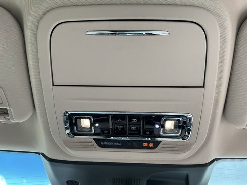 Used 2020 Lincoln Corsair FWD w/ Premium Package image 19