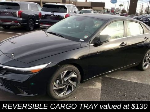 New 2025 Hyundai Elantra Limited image 4