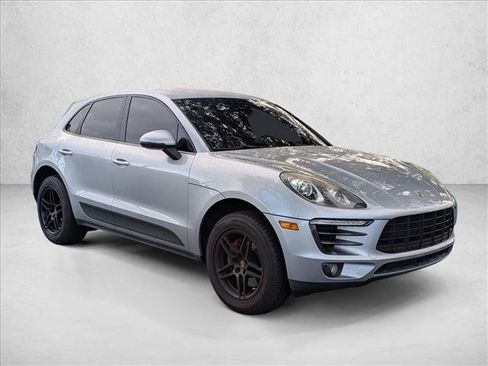 Used 2018 Porsche Macan AWD/4WD image 3