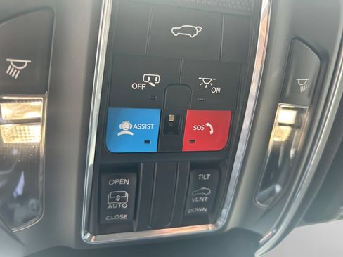Certified 2023 Jeep Grand Cherokee Altitude AWD/4WD image 26