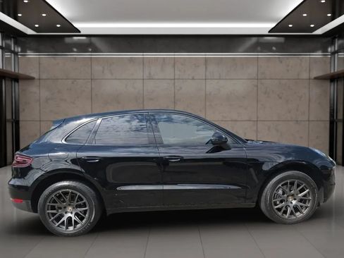 Used 2017 Porsche Macan AWD/4WD image 2