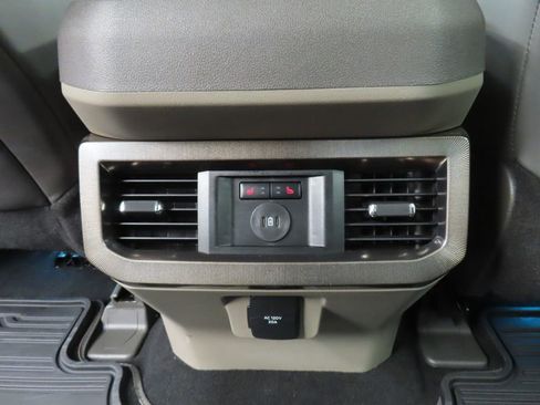 Used 2025 Ford F350 Platinum w/ Platinum Plus Package AWD/4WD image 14