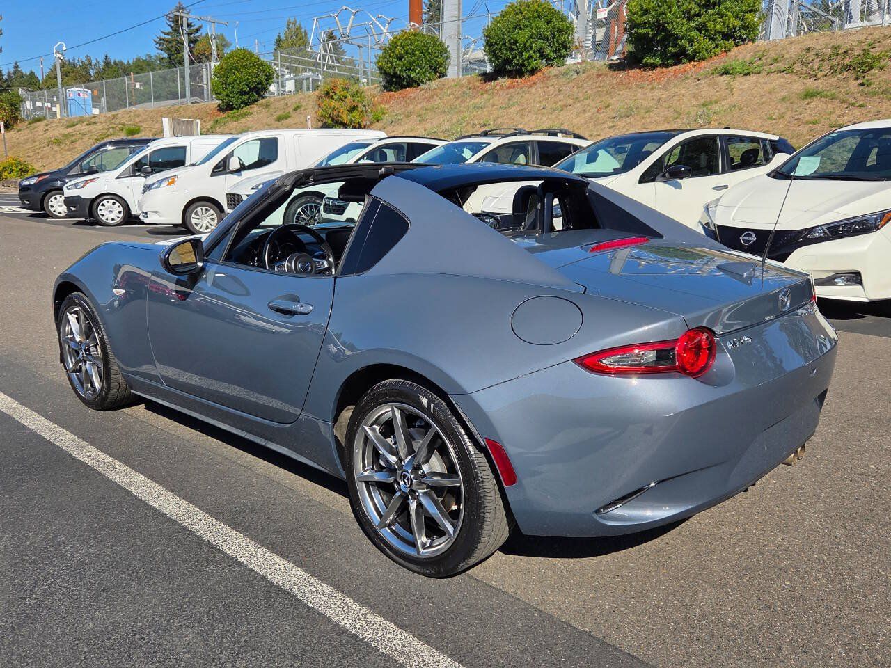 Used 2021 MAZDA MX-5 Miata RF Grand Touring RWD image 5