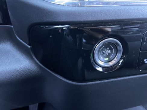 Used 2024 GMC Sierra 1500 Elevation image 17