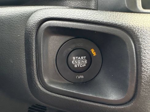 Used 2024 Jeep Wrangler Unlimited AWD/4WD image 24