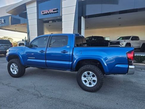 Used 2018 Toyota Tacoma SR5 image 2