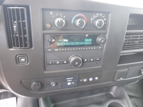 Used 2023 GMC Savana 2500 w/ Driver Convenience Package image 15