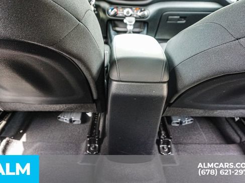 Used 2025 Kia Soul LX w/ LX Technology Package FWD image 31
