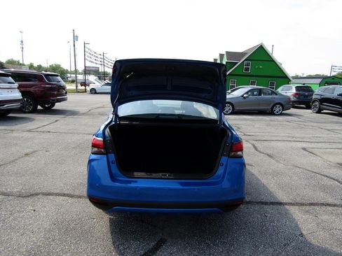 Used 2021 Nissan Versa SV image 16