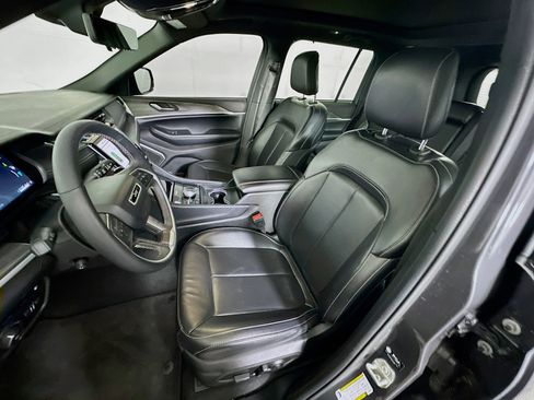 Used 2024 Jeep Grand Cherokee Limited 4xe w/ Luxury Tech Group II image 13