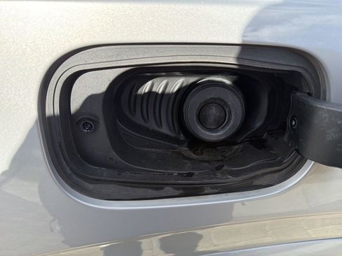 Used 2024 Volvo XC90 B5 Core w/ Protection Package Premier image 11