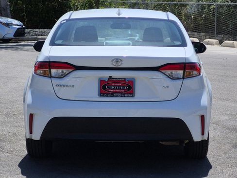 Certified 2025 Toyota Corolla LE FWD image 4