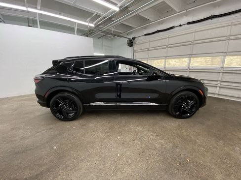 Used 2024 Chevrolet Equinox EV RS image 7