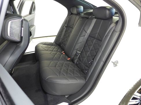 Used 2023 BMW 740i w/ Parking Assistance Package image 21