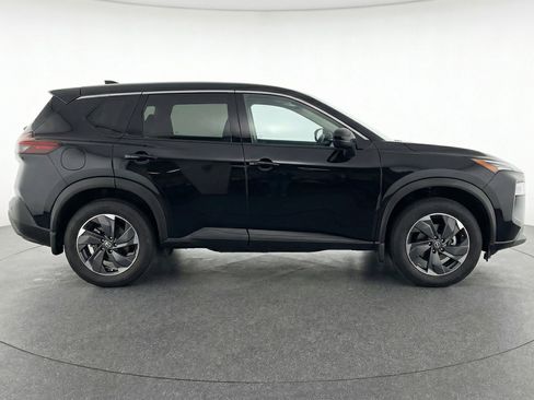 Used 2025 Nissan Rogue SV FWD image 11