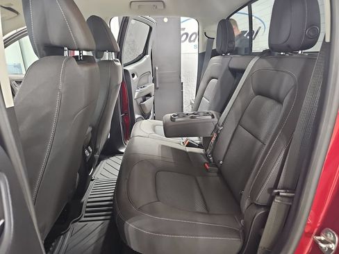 Used 2019 Chevrolet Colorado LT w/ LT Convenience Package AWD/4WD image 17