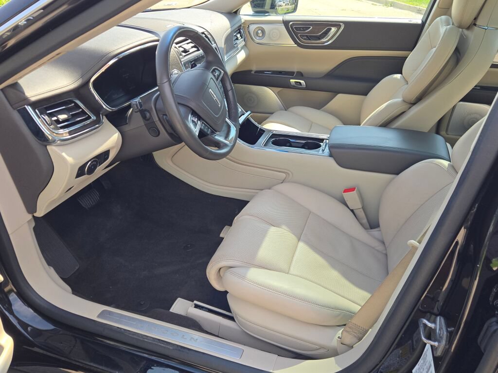Used 2019 Lincoln Continental Reserve AWD/4WD image 26
