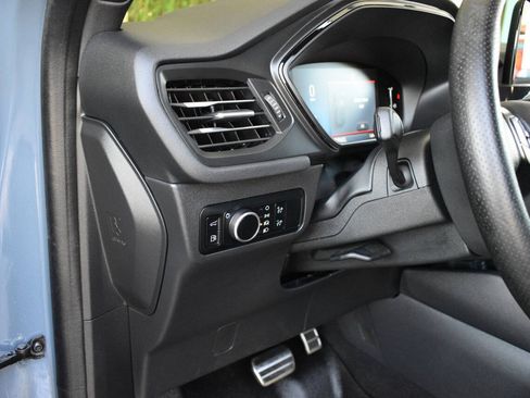 Used 2024 Ford Escape ST-Line w/ Equipment Group 301A FWD image 18