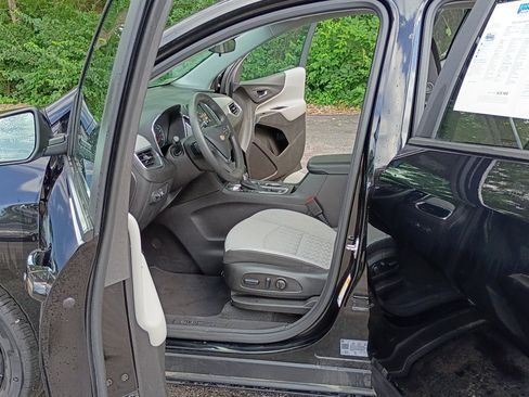 Used 2024 Chevrolet Equinox LS w/ LS Convenience Package FWD image 11