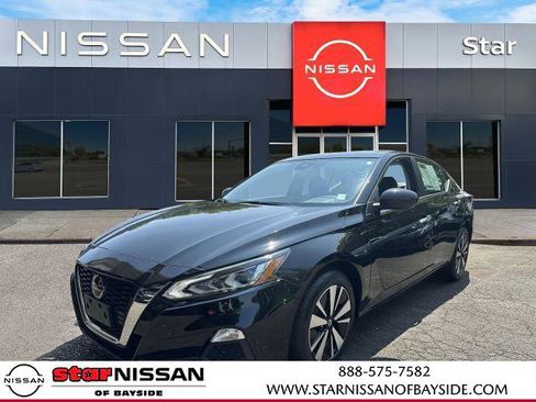 Certified 2022 Nissan Altima 2.5 SV image 6