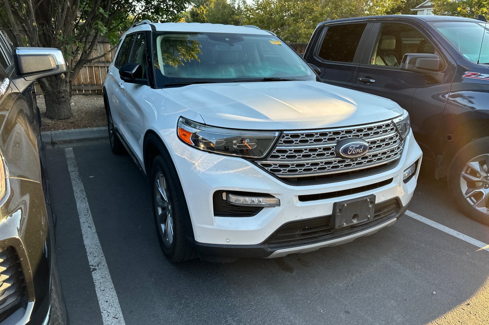 Used 2021 Ford Explorer Limited AWD/4WD image 2