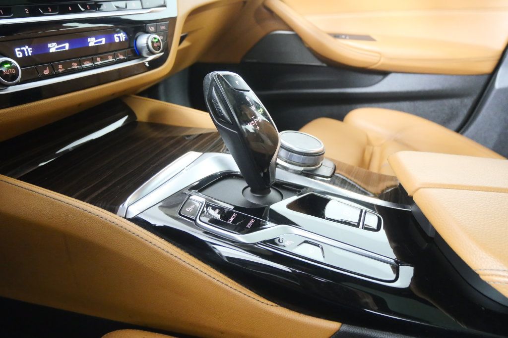 Used 2021 BMW 540i w/ M Sport Package RWD image 25