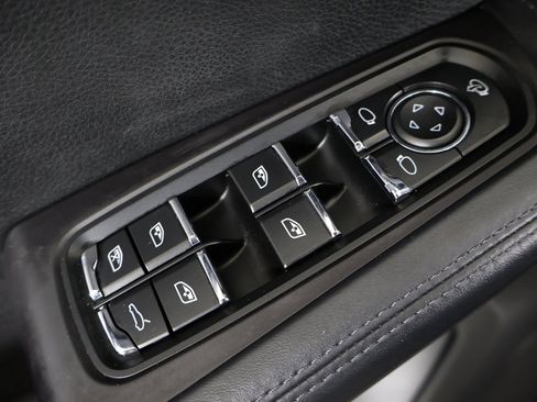 Used 2022 Porsche Macan GTS w/ Premium Package Plus image 42