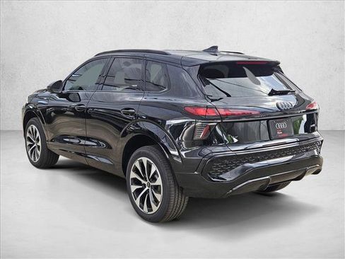 New 2026 Audi Q3 quattro 2.0T AWD/4WD image 7