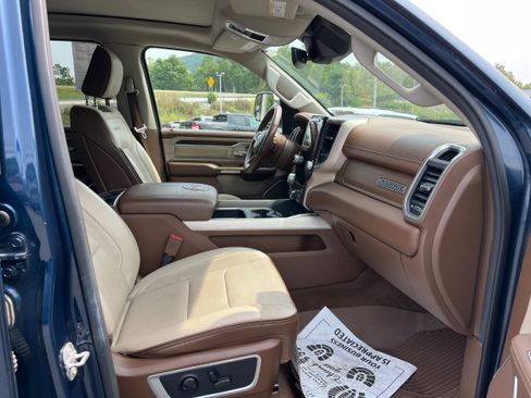 Used 2022 RAM 1500 Laramie AWD/4WD image 6
